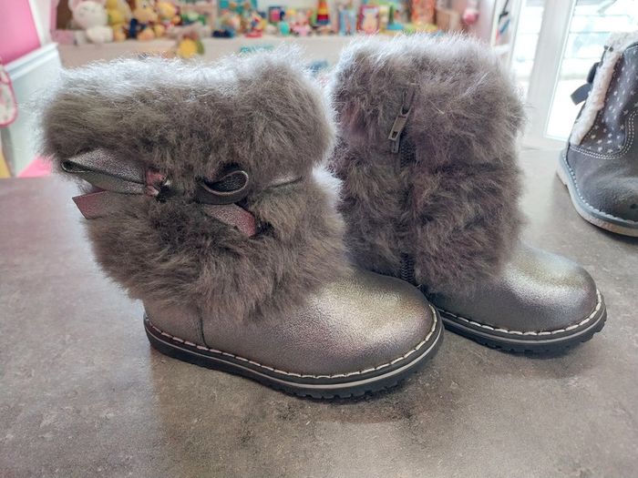 paire de bottes fille pointure 21