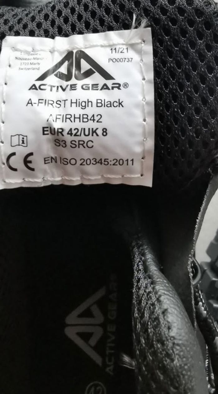 Chaussures de sécurité neuves - photo numéro 2