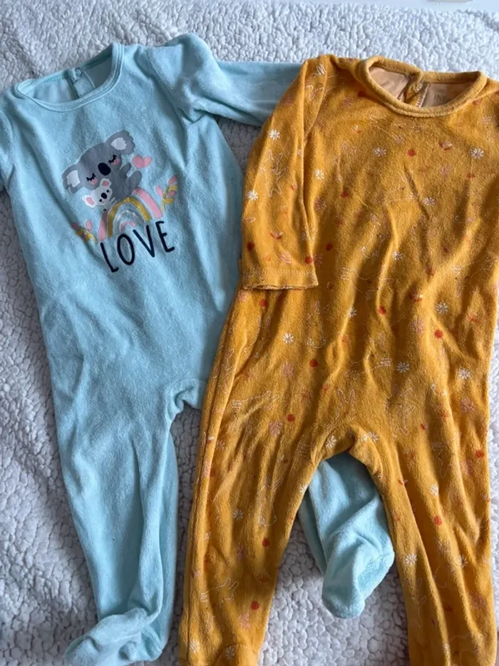 Lot pyjamas velours fille 12 mois - photo numéro 3