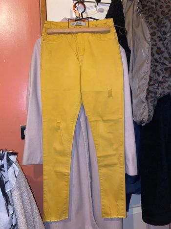 Jeans slim jaune moutarde