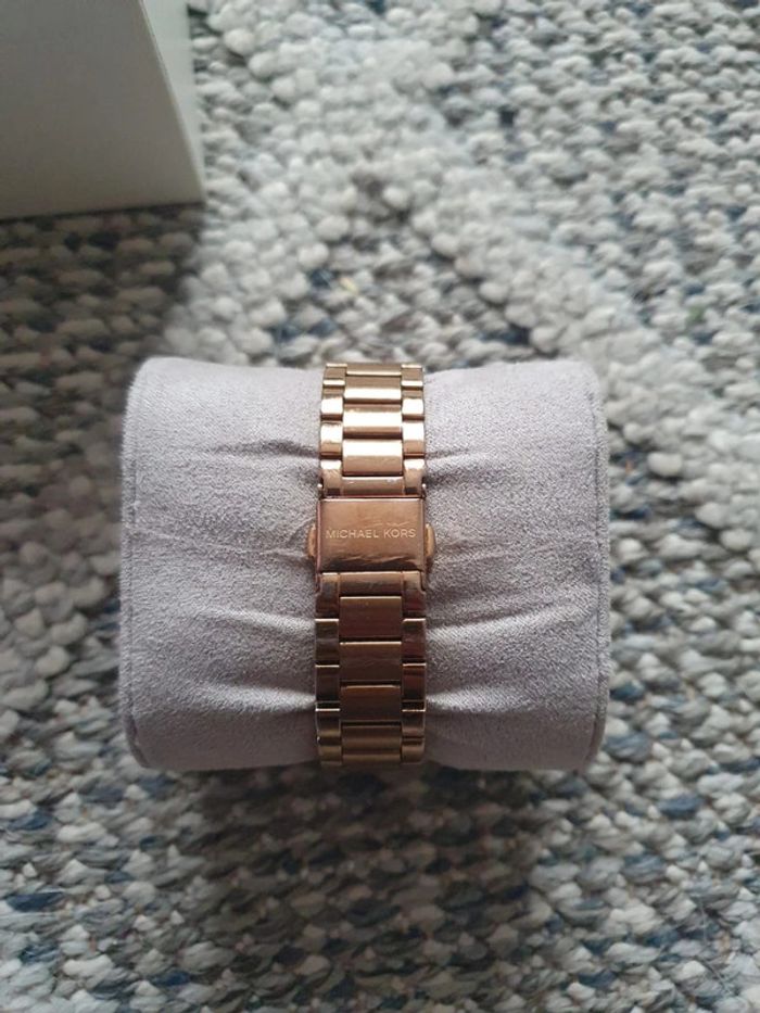 Montre Michael Kors doré rose - photo numéro 4