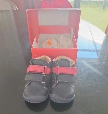 Chaussures premiers pas kickers taille 19 fille
