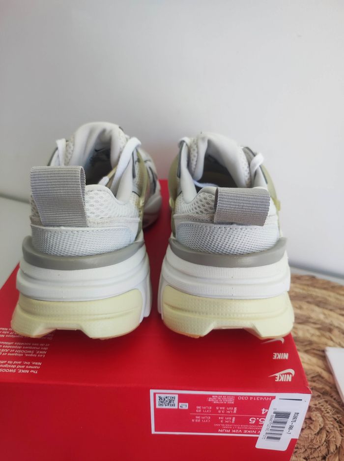 Baskets Nike V2K run - photo numéro 4