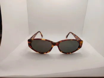 Lunettes de soleil vintage Jacques Esterel en acétate ecaille