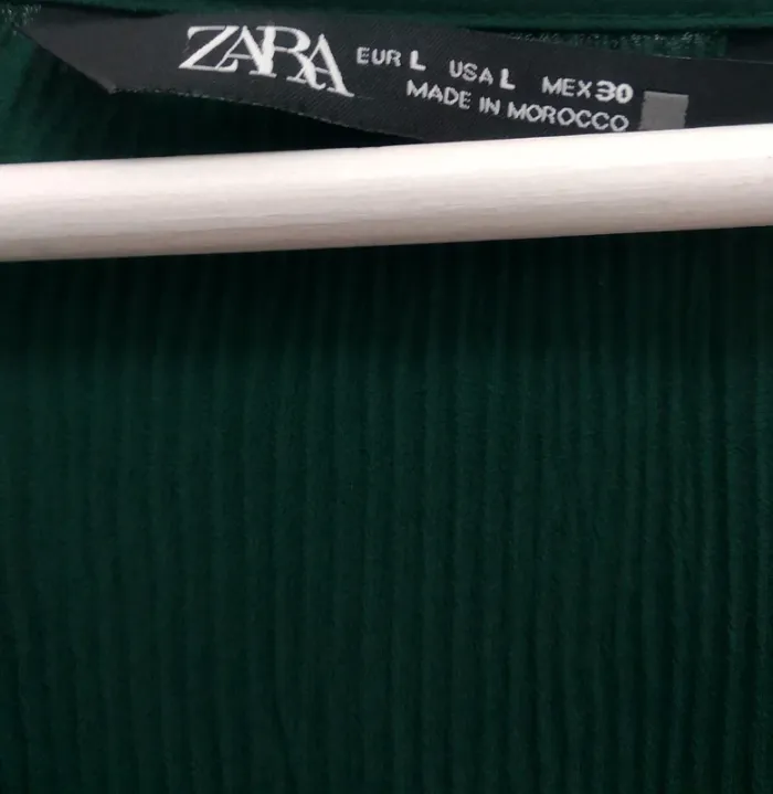 Très jolie robe verte Zara taille L - photo numéro 2