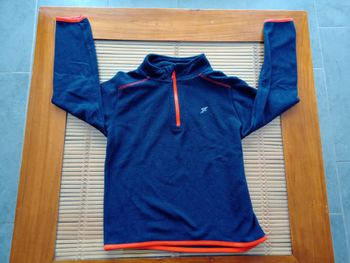 Pull zippé bleu et orange 8 ans