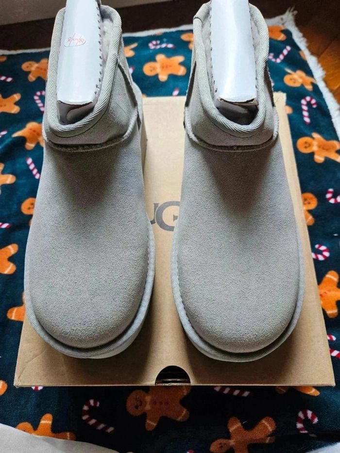 Ugg classic ultra mini platform grise taille 40