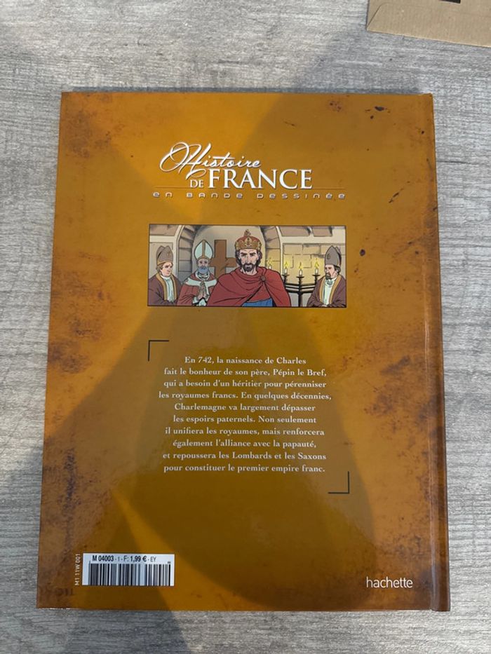 Livre Hachette Le Monde Histoire de France en bande dessinée – Charlemagne 📖 - photo numéro 2