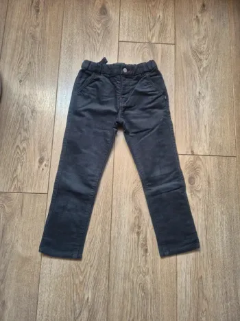 Pantalon velours "obaibi" gris 4 ans en parfait état