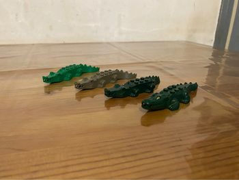Lot de 4 crocodiles lego différents