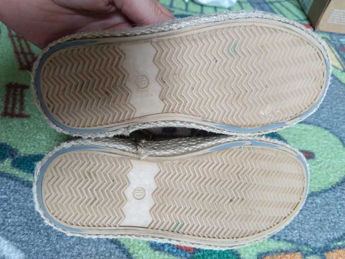 Chaussures type espadrilles de chez Primark pointure 28 - photo numéro 2