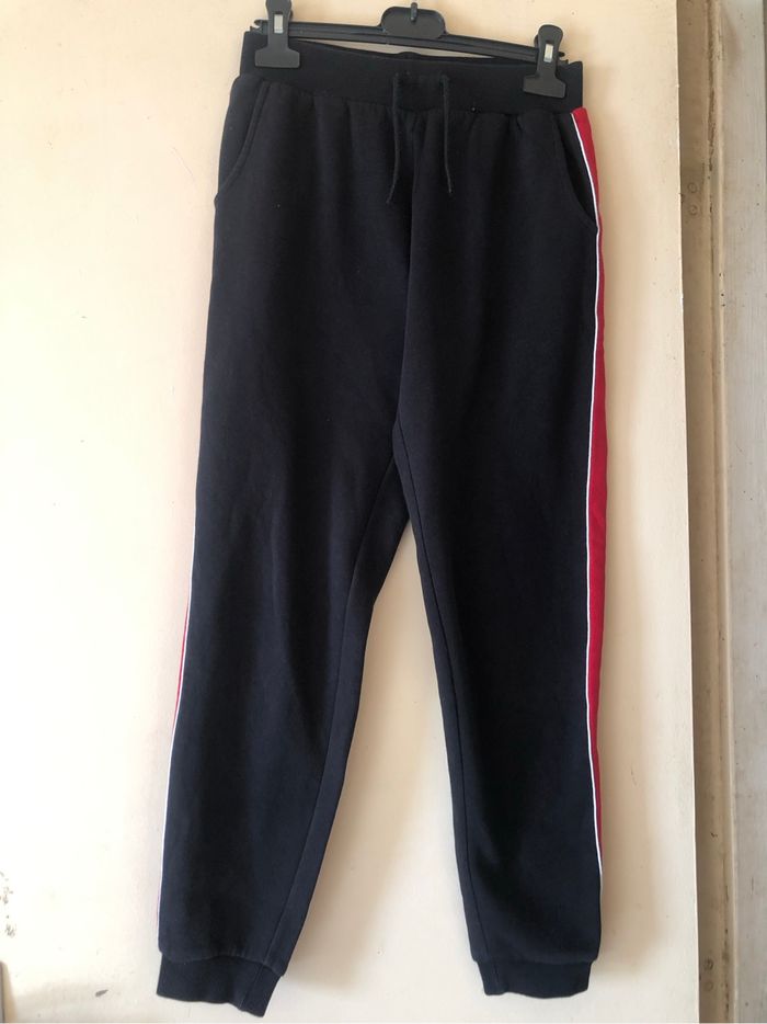 Ensemble survêtement C&A rouge et noir - photo numéro 5