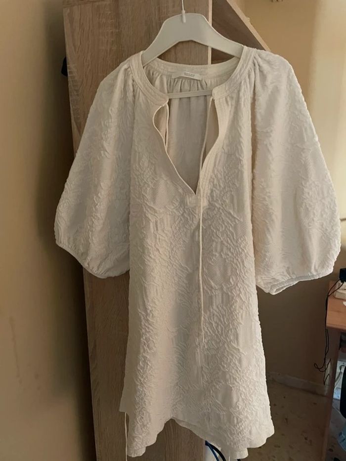 Vestido mangas abullonadas zara