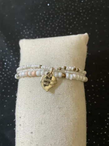 Bracelets blancs breloques coeur