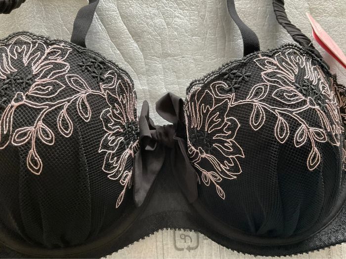 Soutien-gorge noir et rose Affinitas neuf - photo numéro 2
