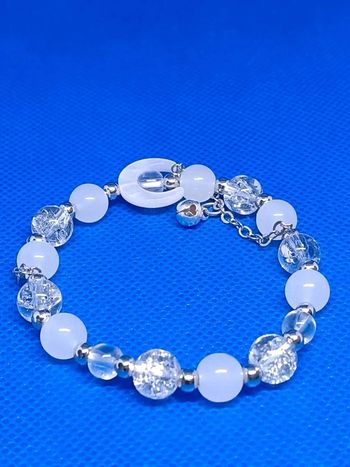 Bracelet perles blanches et transparentes lune