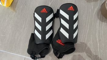 Protèges tibia Adidas taille S