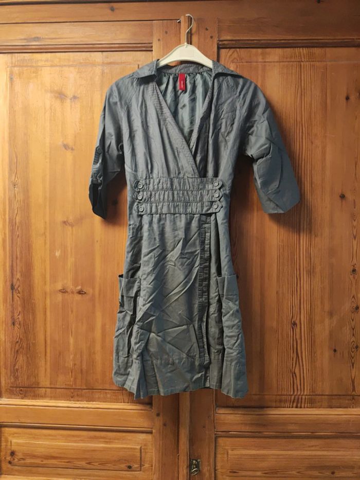 Robe élégante grise