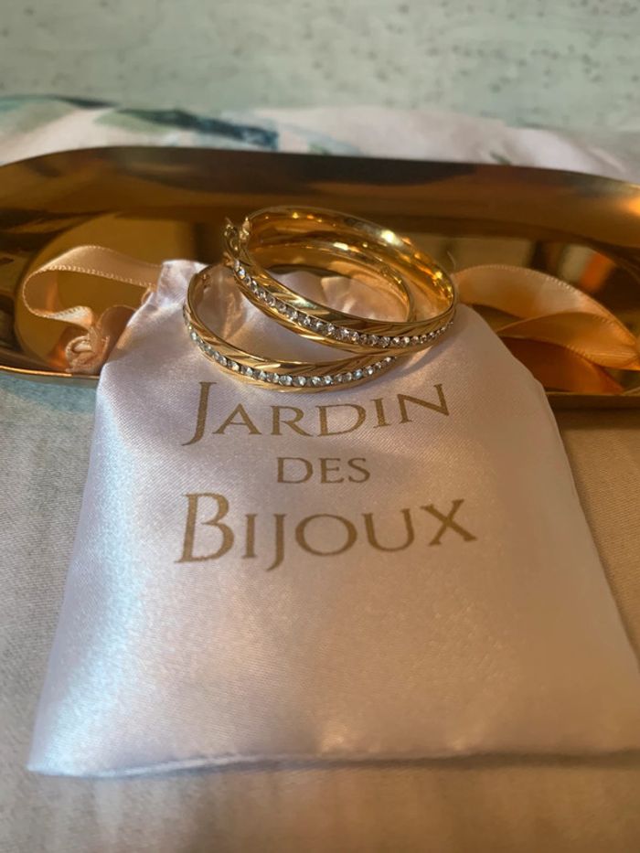 Créoles dorée avec zircons