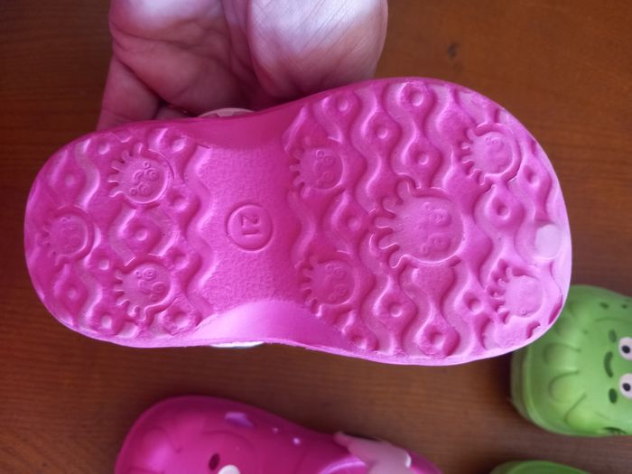 Lot 2 paires de crocs - photo numéro 5