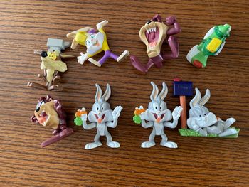 Lot de 8 personnages Bugs Bunny