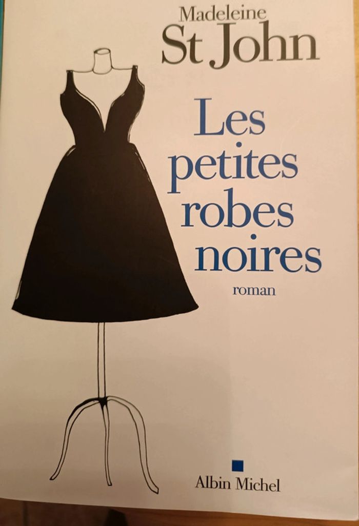 Les petites robes noires. Madeleine st John
