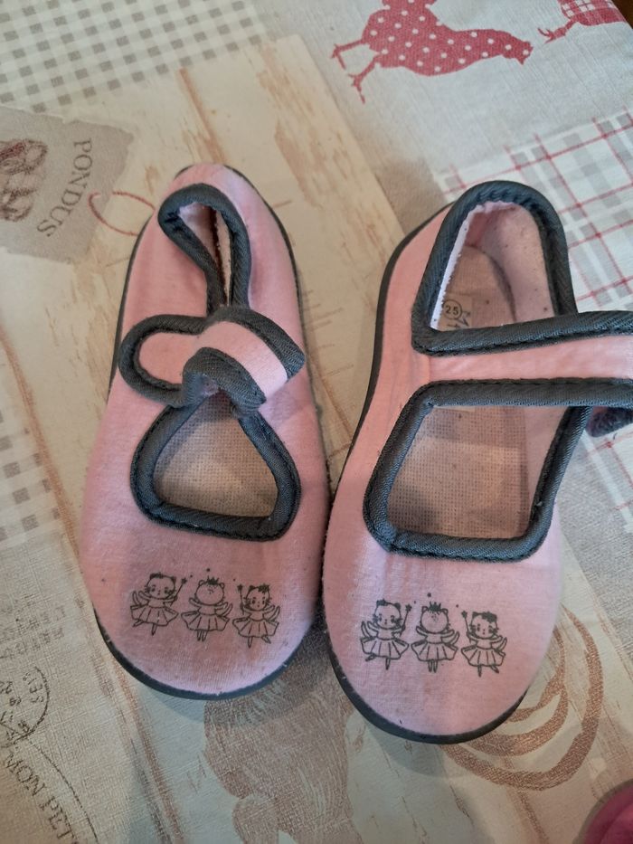 Lot de chaussures 25 - photo numéro 7