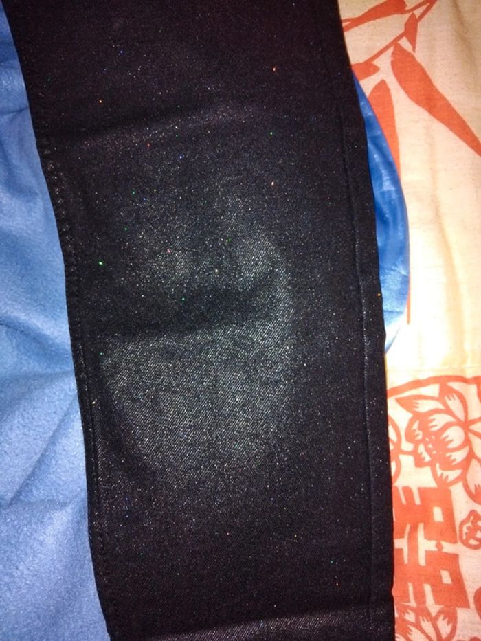 Jean huilé à paillettes multicolores - photo numéro 2