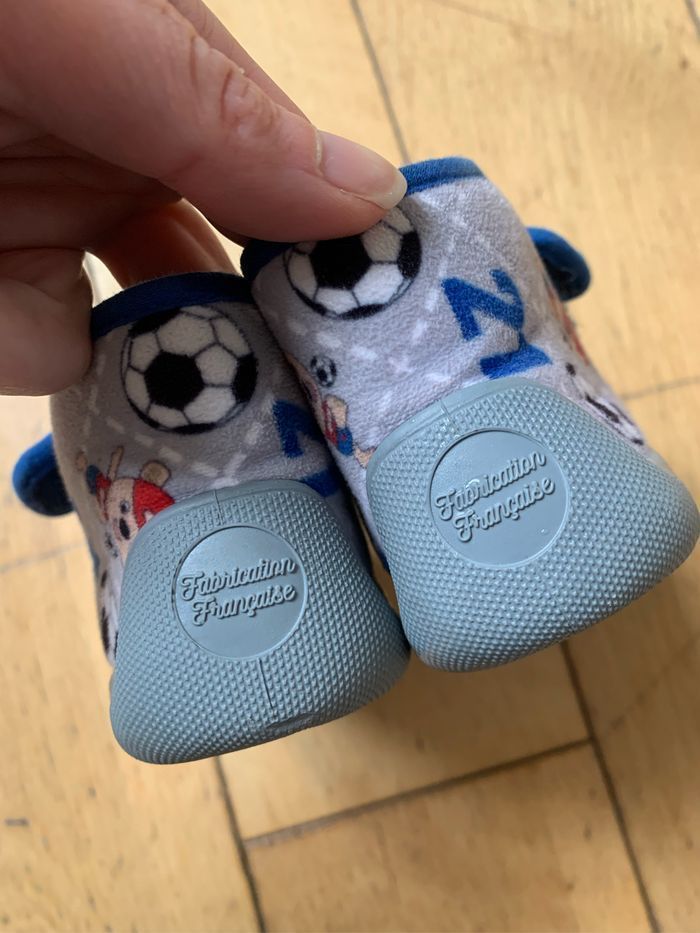 Chaussons foot taille 24 à scratch - photo numéro 3