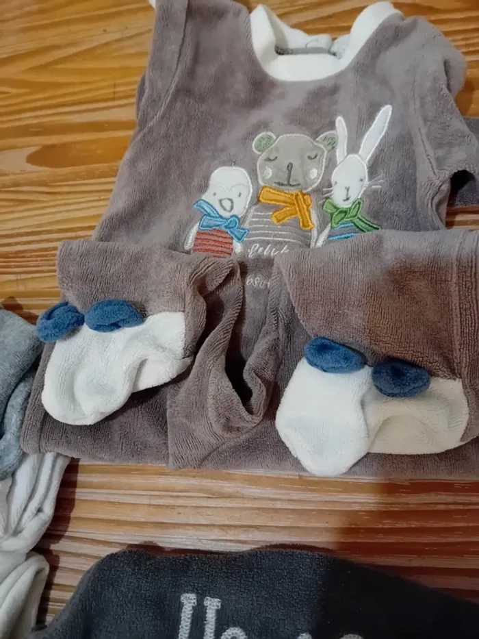 Lot de pyjamas bébé hiver en velours - photo numéro 7