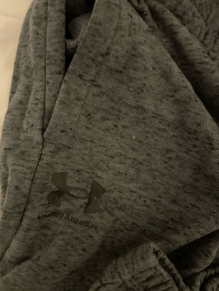 Pantalon survêtement under armour - photo numéro 2