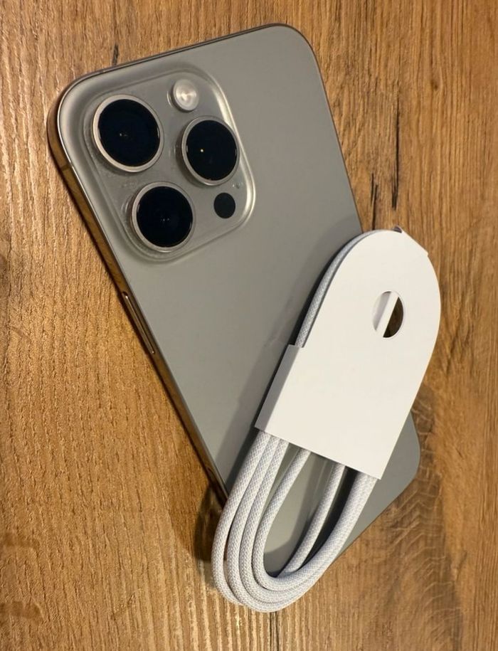 Iphone 16 pro max - photo numéro 2