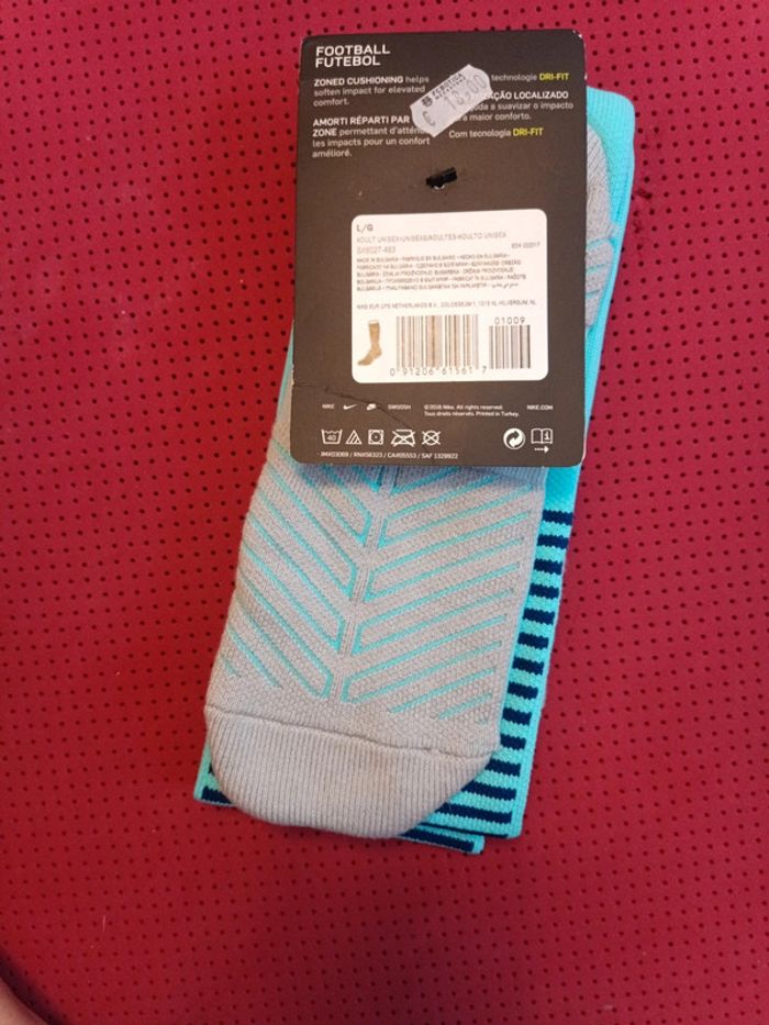 Chaussettes de foot FC Barcelone, Nike Authentique Officiel taille 42/46, neuf - photo numéro 9
