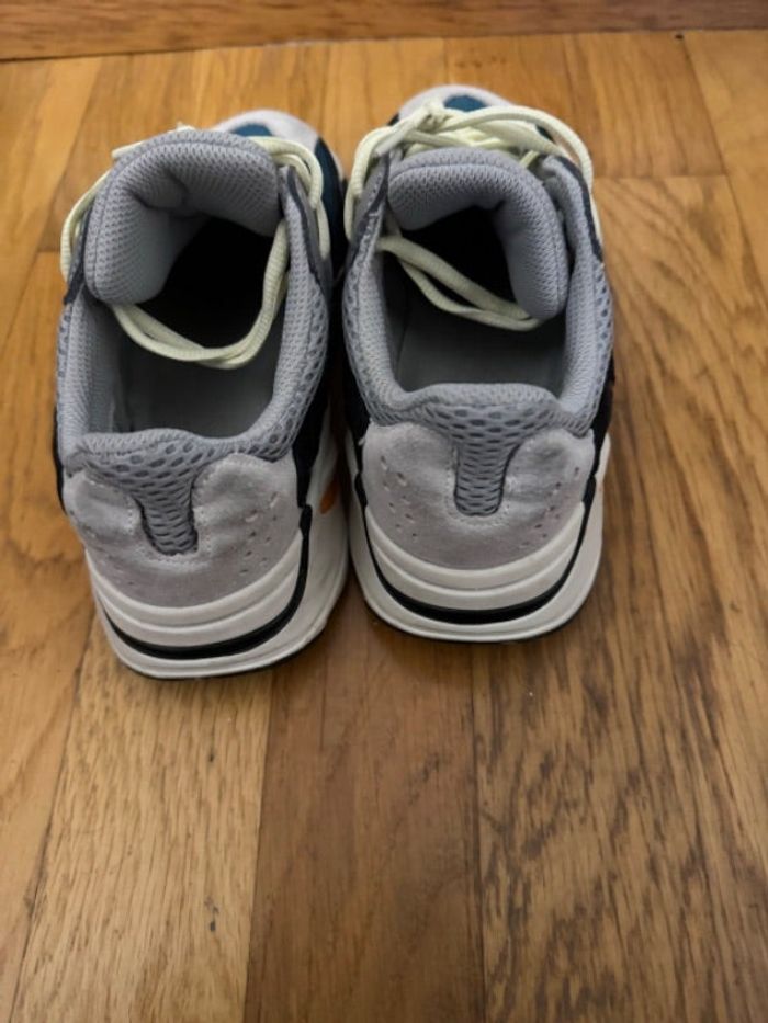Basket yeezy 700