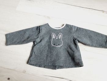 Vêtement bébé fille pull Obaïbi gris pailleté lapin liserés roses 6 mois