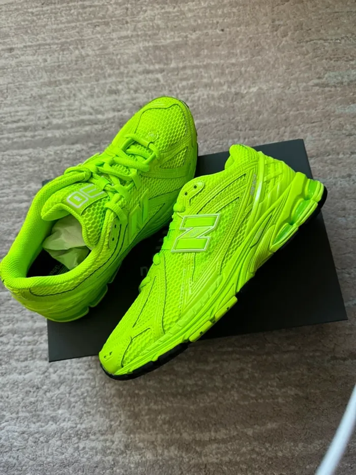 New Balance 1906R Neon Green - photo numéro 2