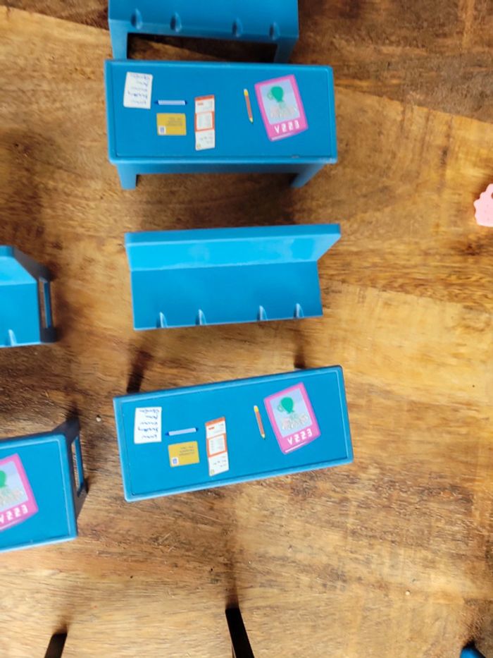 Jouet miniature imitation salle de classe pour petit personnage comme peppa pig - photo numéro 3