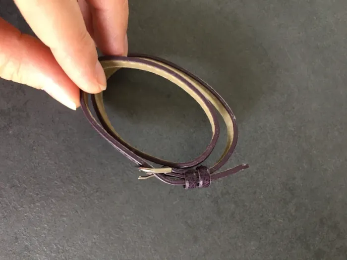 Montre fantaisie avec plusieurs bracelets de couleur a changer - photo numéro 7