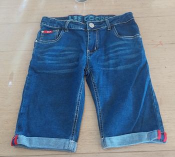 Joli bermuda garçon 10ans en très bon état