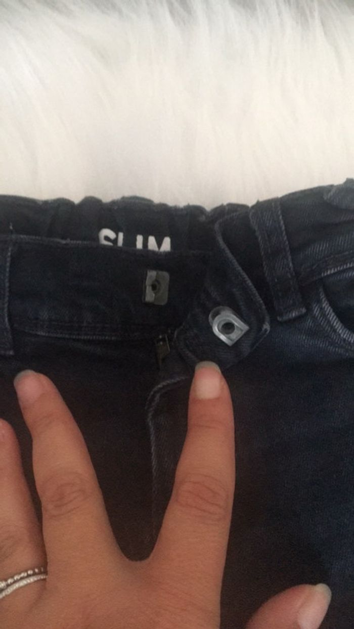 Jean slim effet usé - photo numéro 4