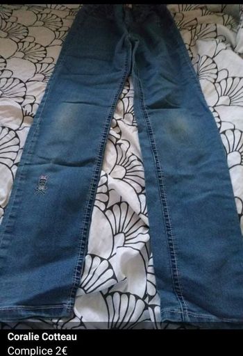 Plusieurs pantalons fille