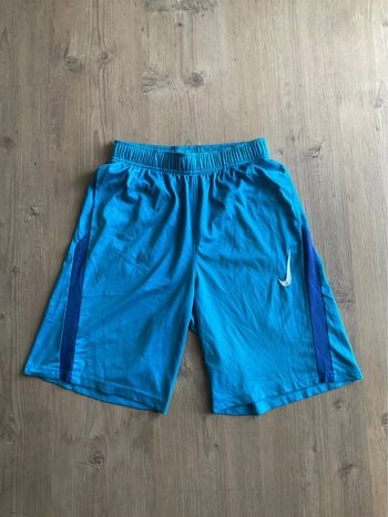 Short de basketball bleu ciel Nike pour enfant taille XL 16/18ans 267
