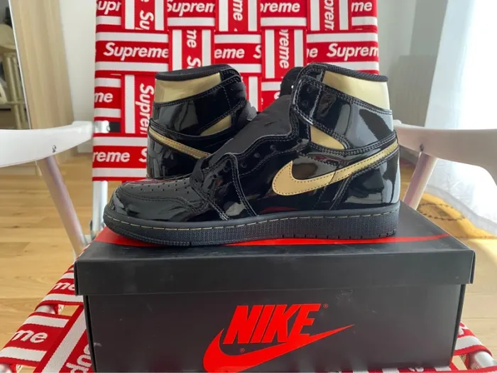 Jordan 1 retro high og black metallic gold - photo numéro 11