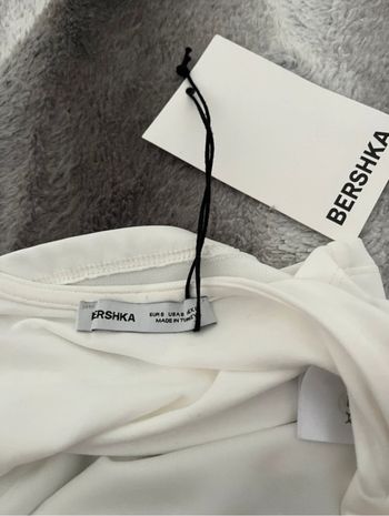 T short bershka