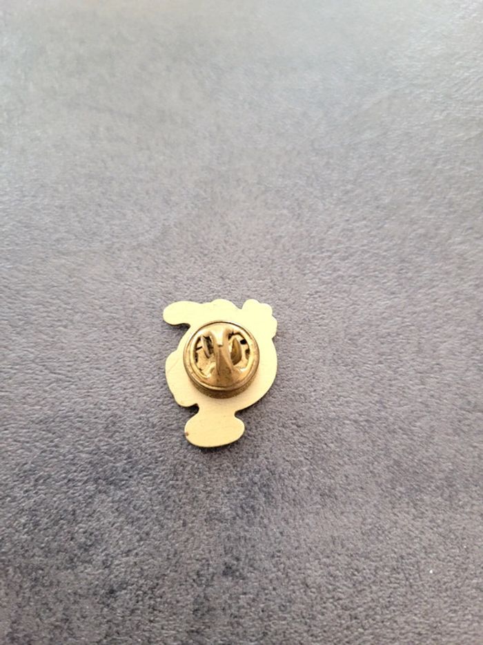 Pin's looney tunes Roger rabbit - photo numéro 2