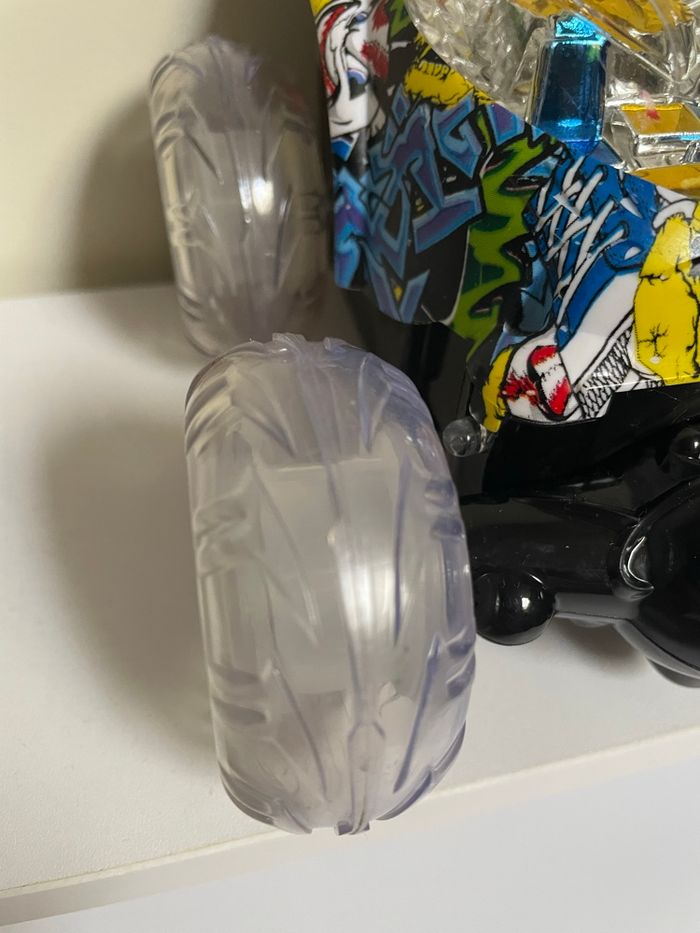 Voiture télécommandée - photo numéro 3