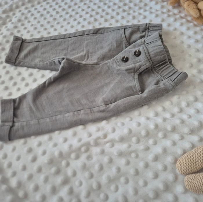 Petit pantalon mixte 6 mois - photo numéro 2