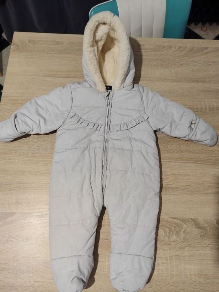 Combinaison pilote neige hiver bébé 6 mois kiabi neuf juste une tâche sinon jamais porté