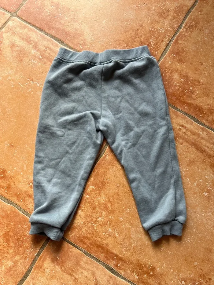 Lot 4 joggings Primark 2/3ans - photo numéro 11