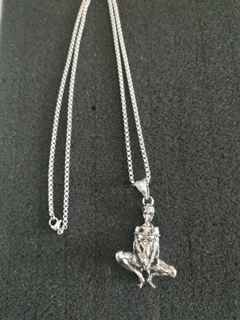 Collier et pendentif style manga ou gothique